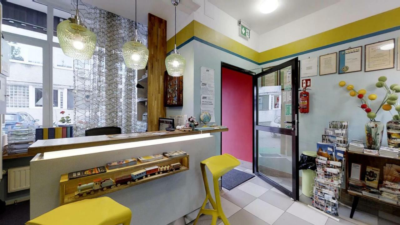 Press Hostel Варшава Экстерьер фото