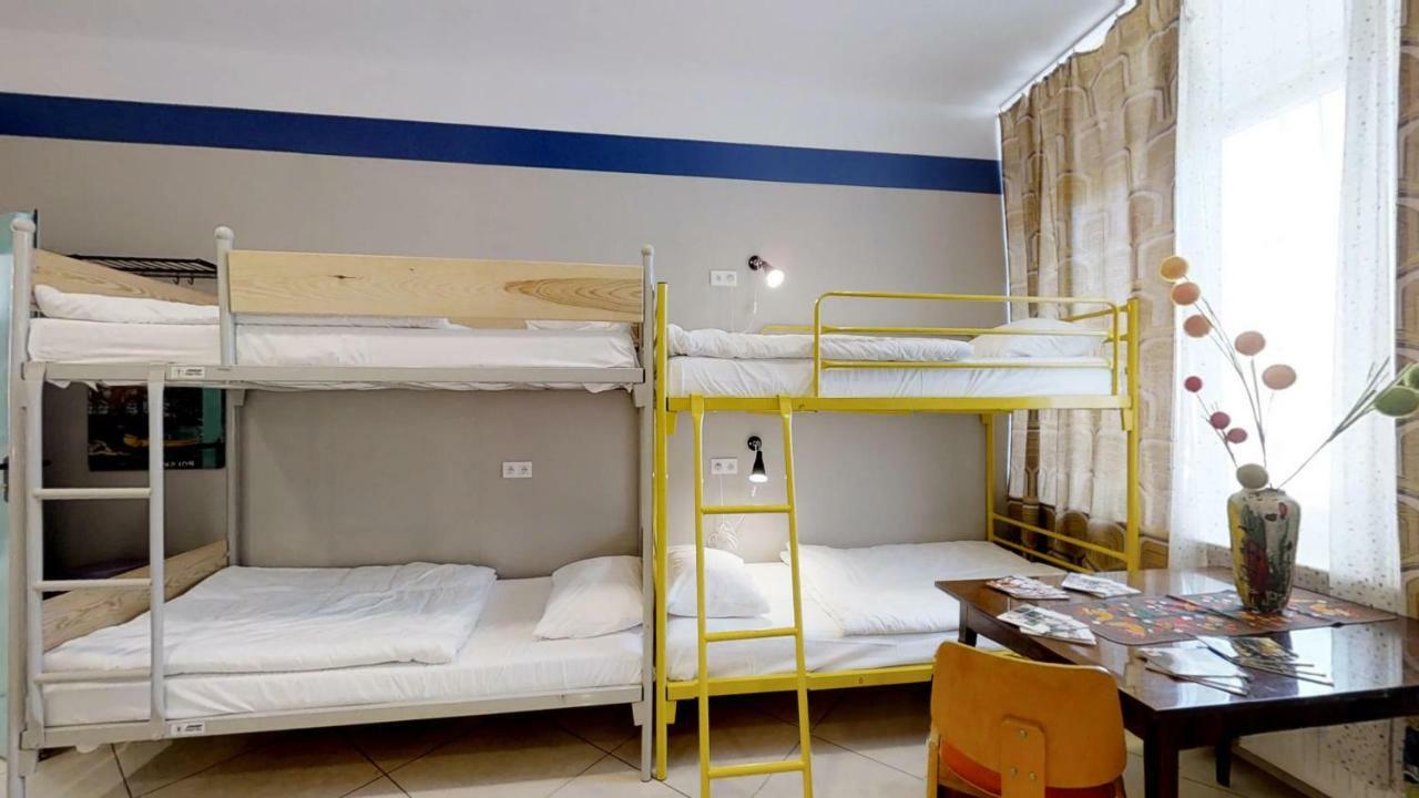 Press Hostel Варшава Экстерьер фото