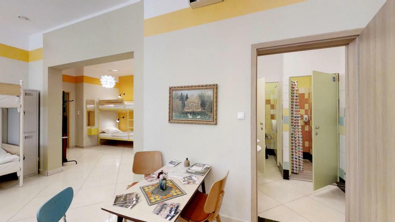 Press Hostel Варшава Экстерьер фото